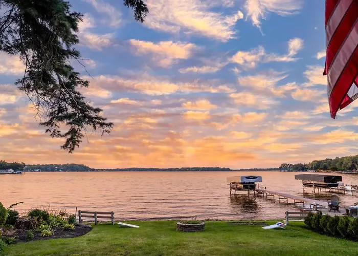 Holiday home The Blue Sapphire On Mineola Bay 3br 3ba Luxury Lakefront On Mineola Bay Stunning Views On Chain O Lakes