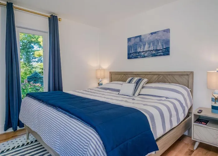The Blue Sapphire On Mineola Bay 3br 3ba Luxury Lakefront On Mineola Bay Stunning Views On Chain O Lakes Holiday home Fox Lake