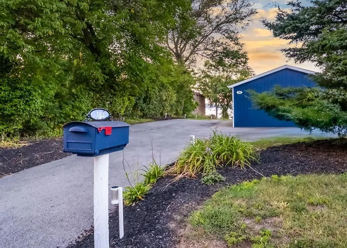 The Blue Sapphire On Mineola Bay 3br 3ba Luxury Lakefront On Mineola Bay Stunning Views On Chain O Lakes Holiday home Fox Lake